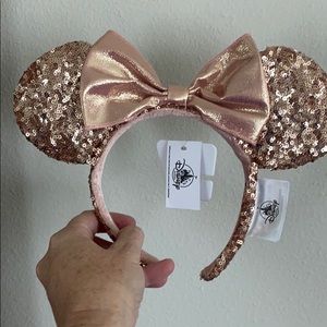 NWT Disney “Rosegold” Ears